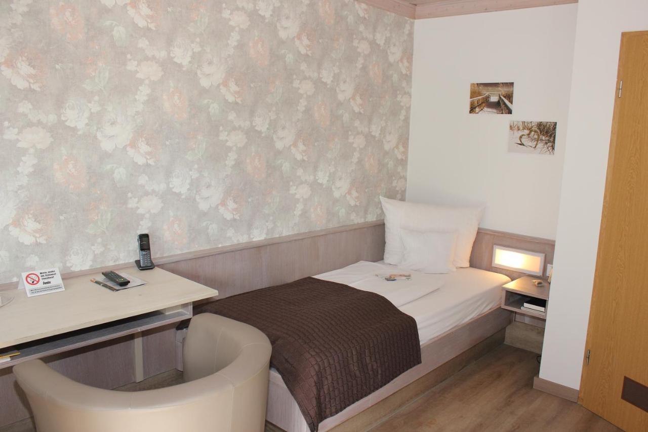 Landhotel Zum Boehm Roth  Dış mekan fotoğraf